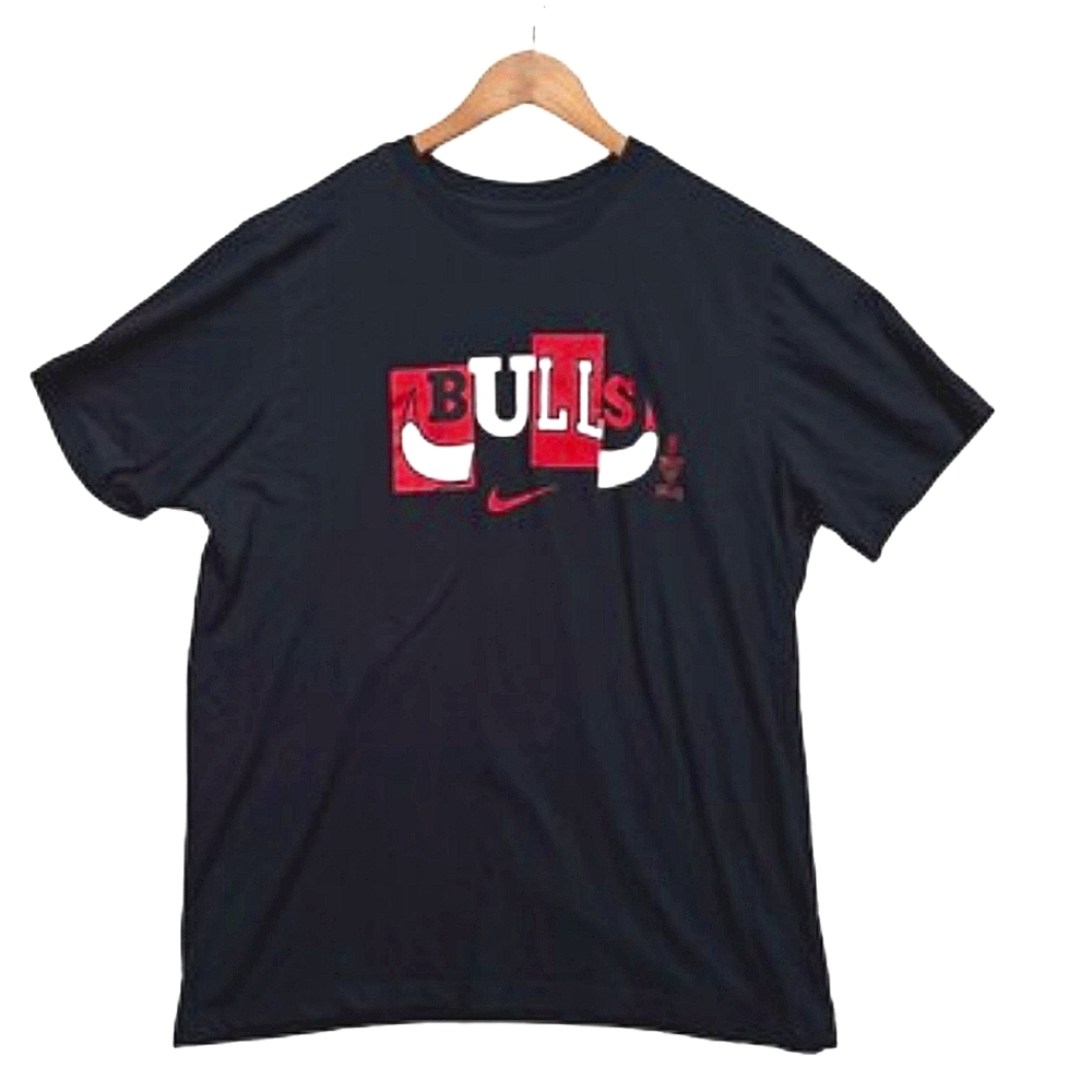 Nike Men's Black Essential Logo Tee